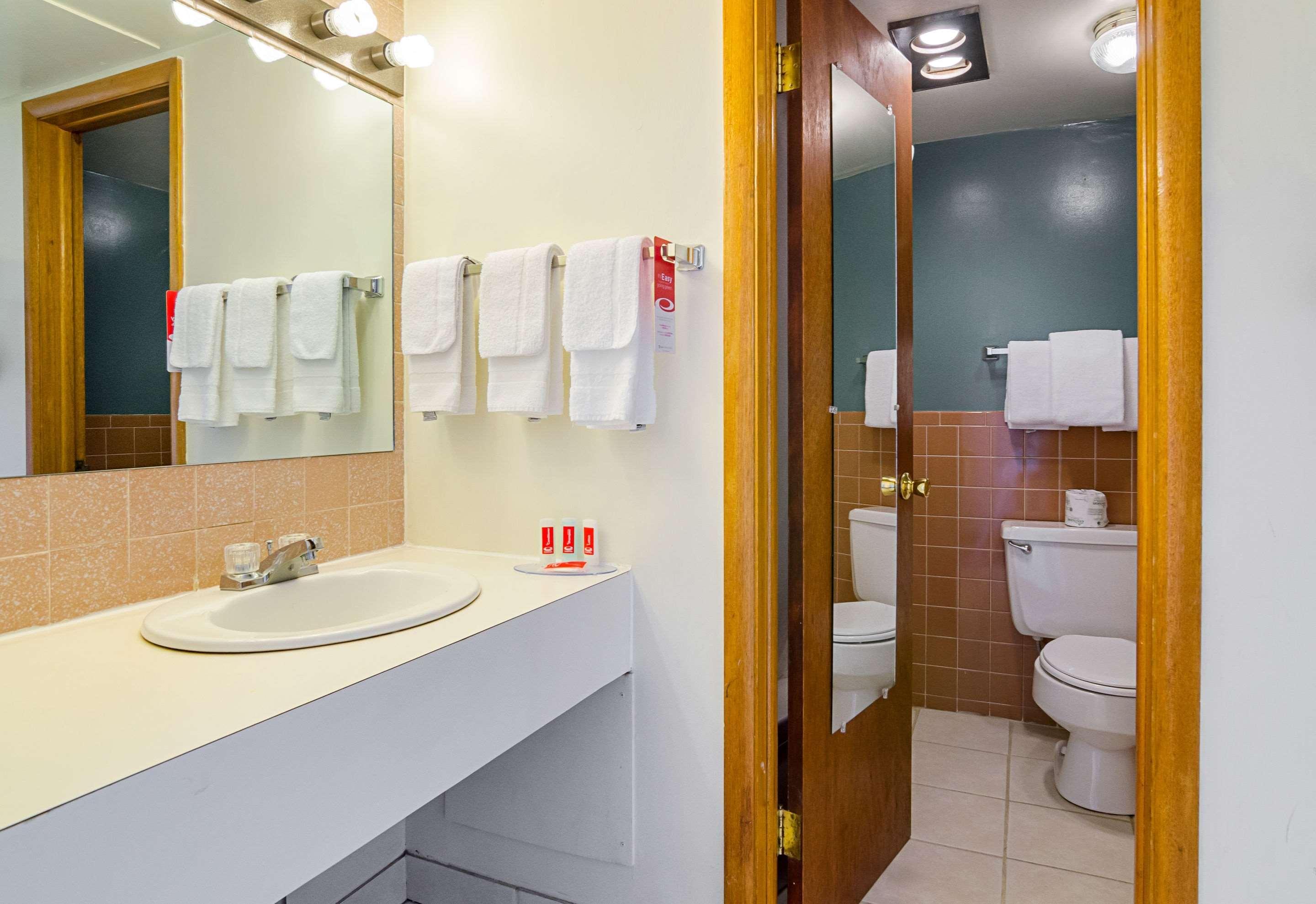 Econo Lodge Wakeeney Экстерьер фото