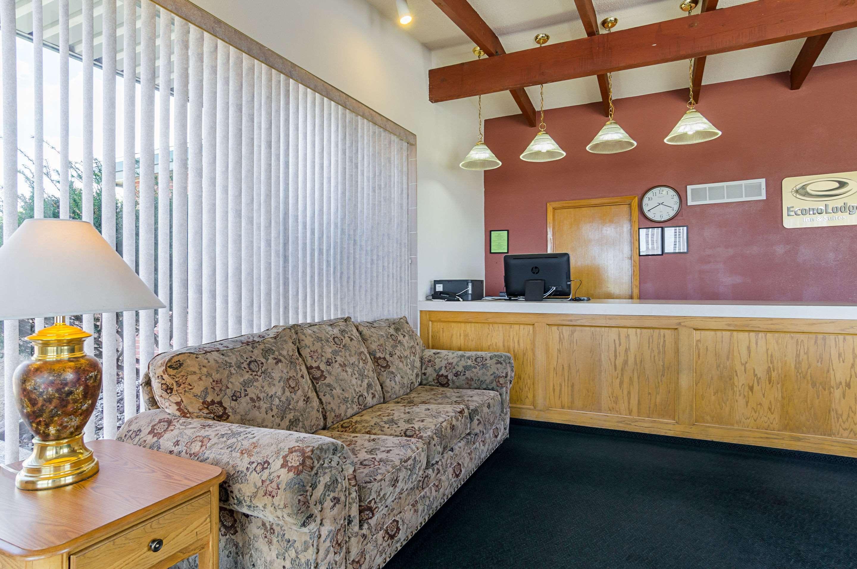 Econo Lodge Wakeeney Экстерьер фото
