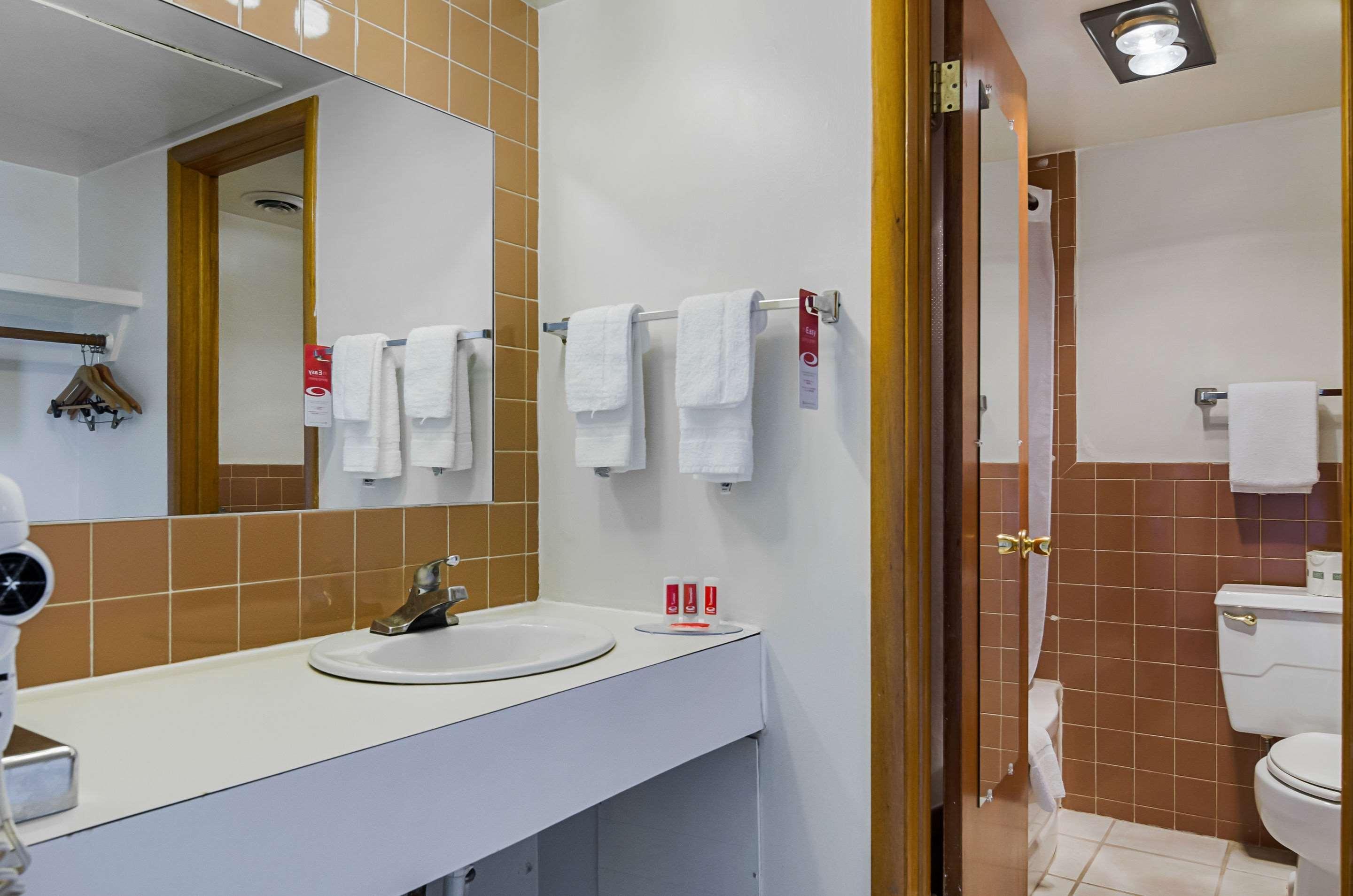 Econo Lodge Wakeeney Экстерьер фото